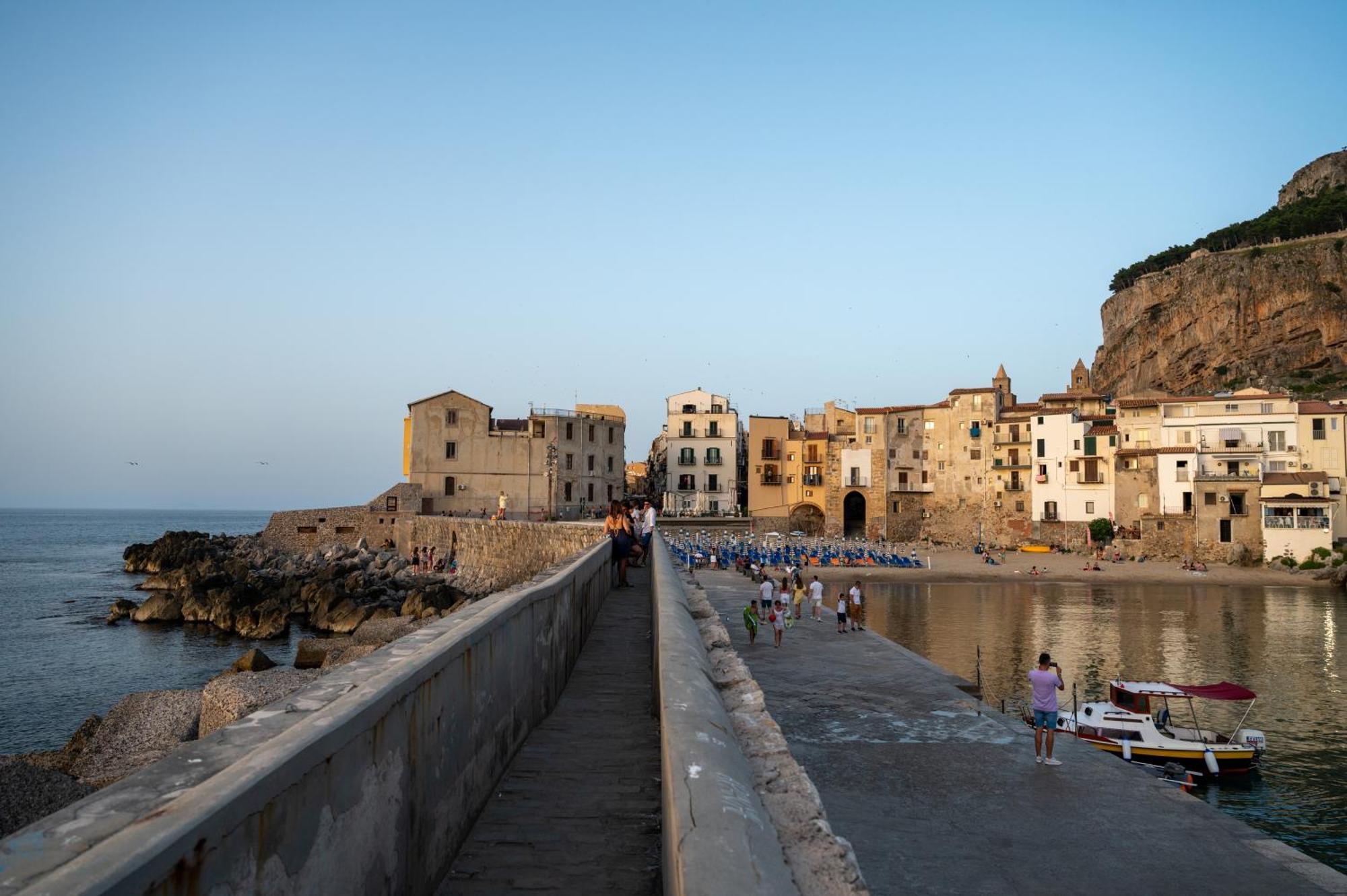 Casa Vacanze Tramonto Alla Marina Cefalù Exterior foto