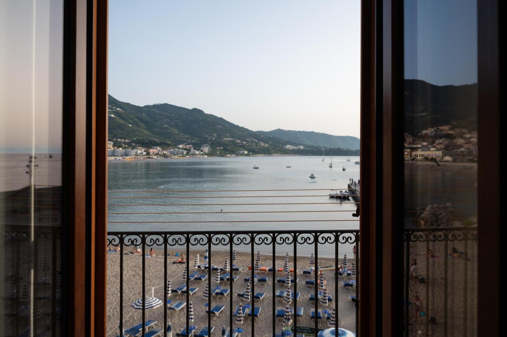 Casa Vacanze Tramonto Alla Marina Cefalù Exterior foto