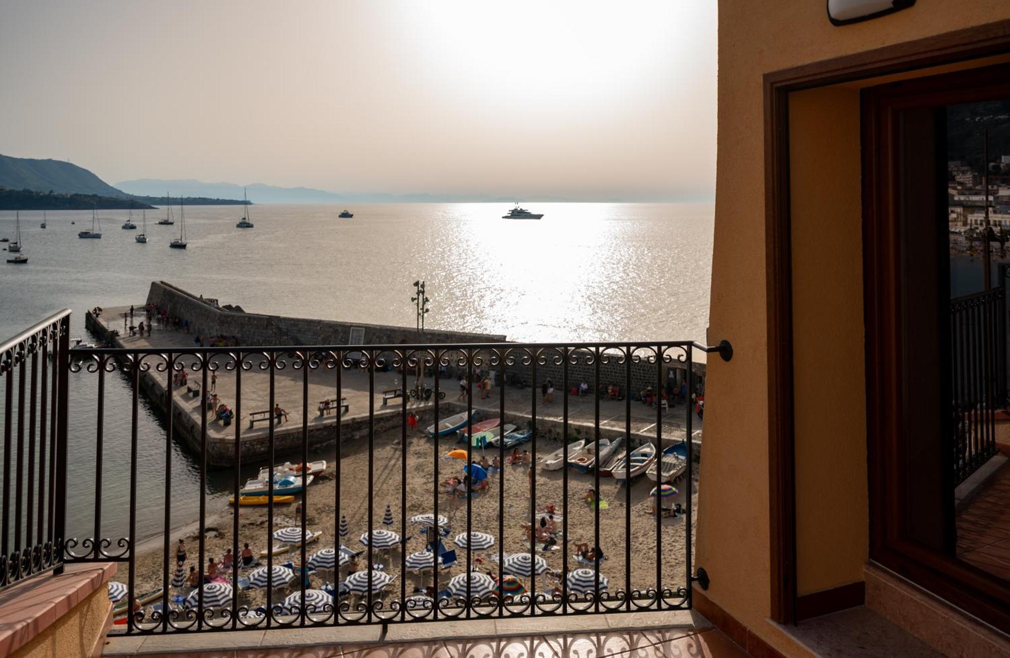 Casa Vacanze Tramonto Alla Marina Cefalù Exterior foto